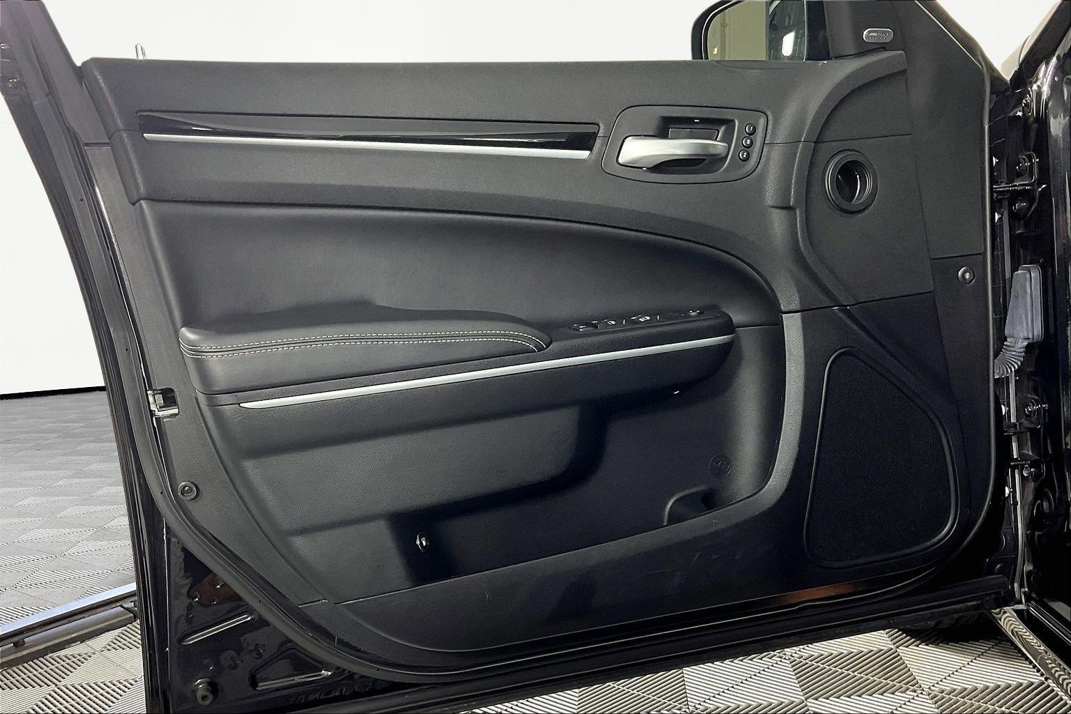 Used 2023 Chrysler 300 S w/ Comfort Group image 20