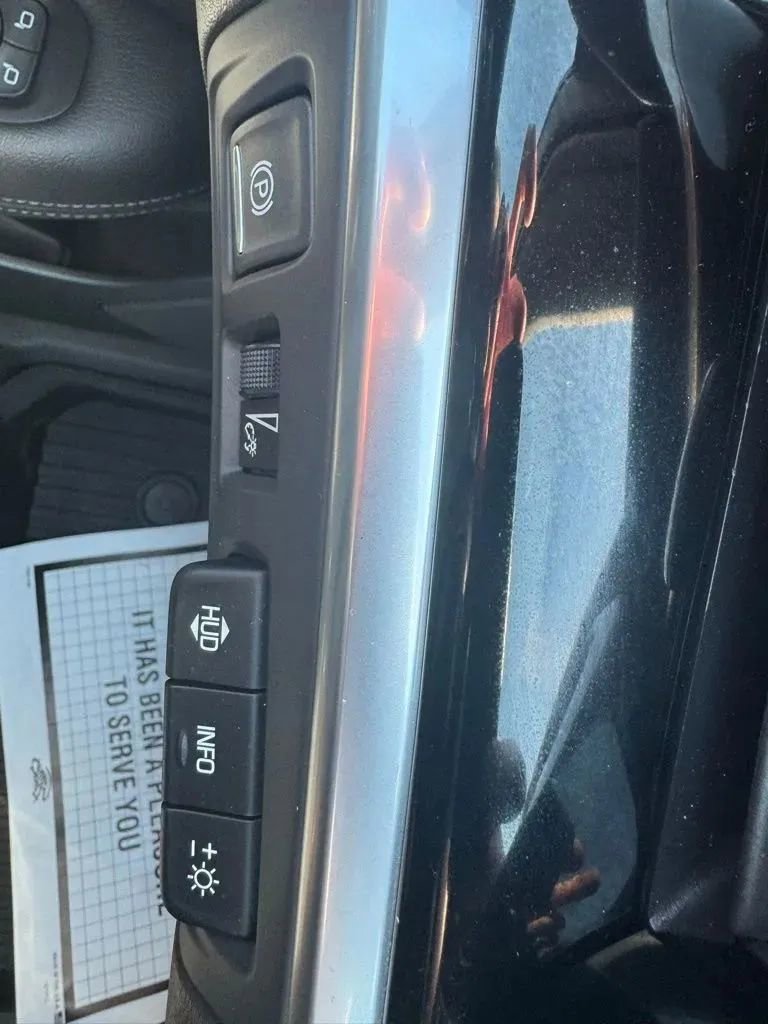 Used 2025 Cadillac XT6 Sport w/ Technology Package image 21