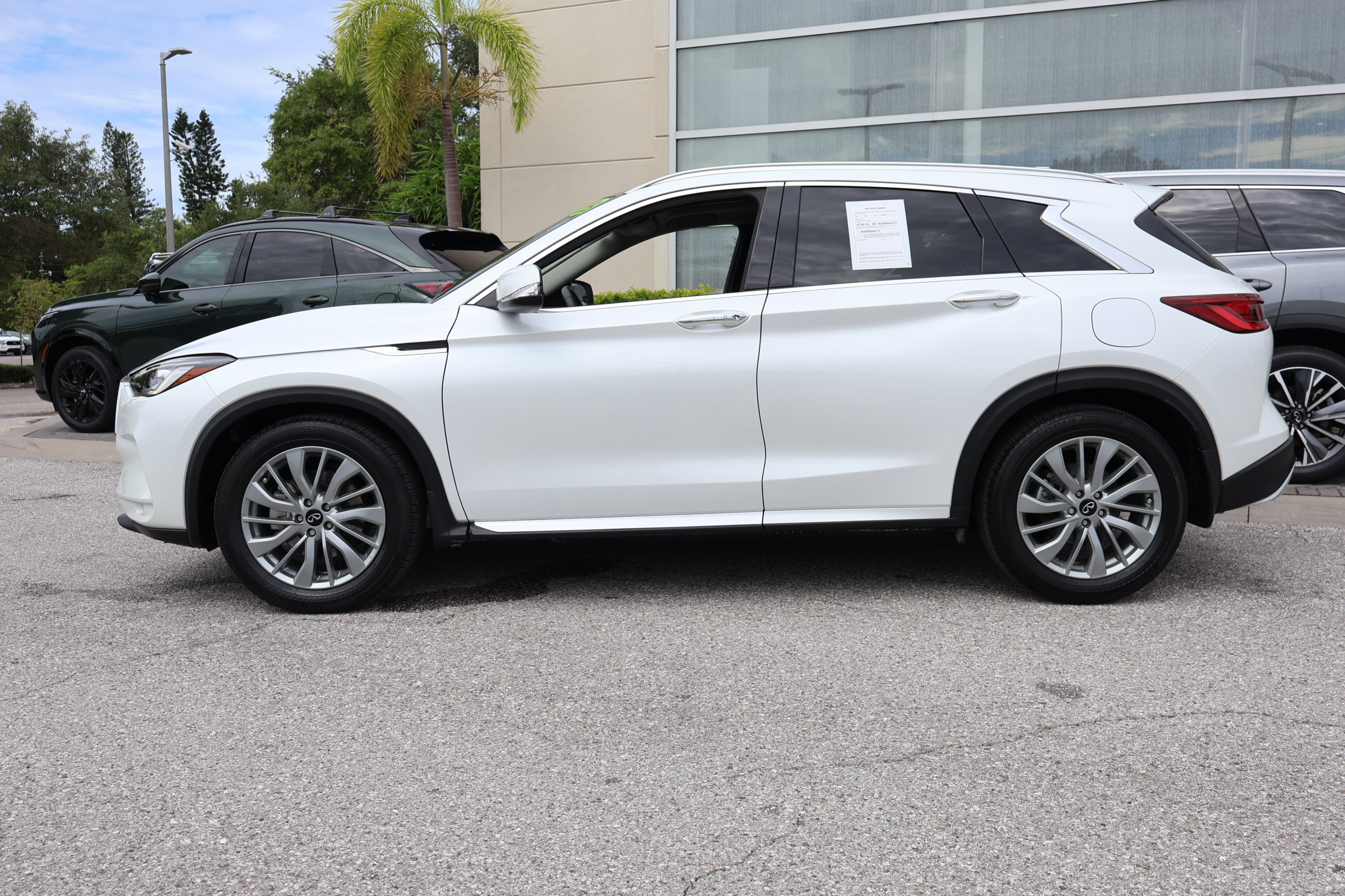 Certified 2023 INFINITI QX50 Luxe FWD image 6