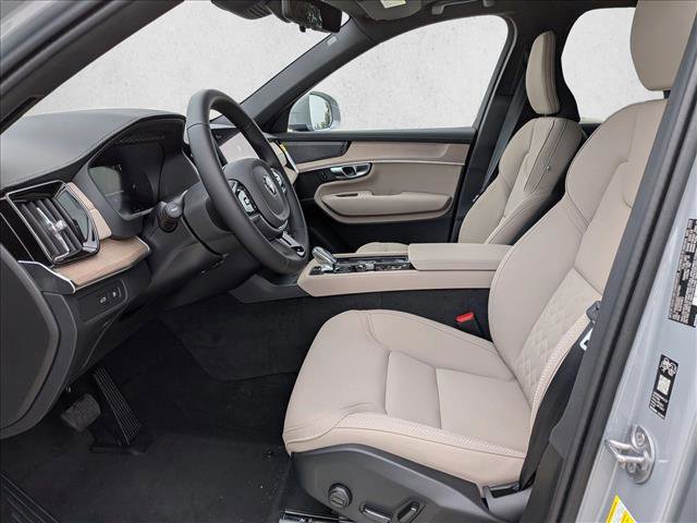 New 2026 Volvo XC90 T8 Plus w/ Protection Package AWD/4WD image 4
