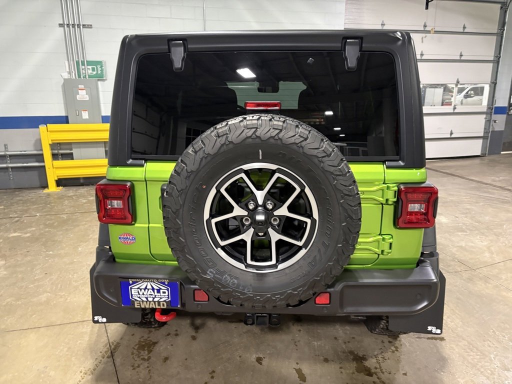 Used 2025 Jeep Wrangler Rubicon w/ Technology Group image 9