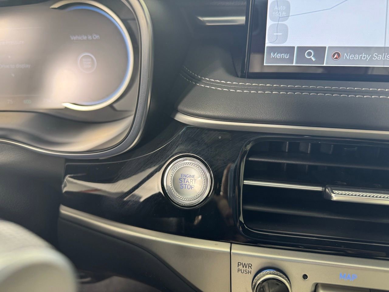 Used 2025 Genesis G70 3.3T Advanced image 21