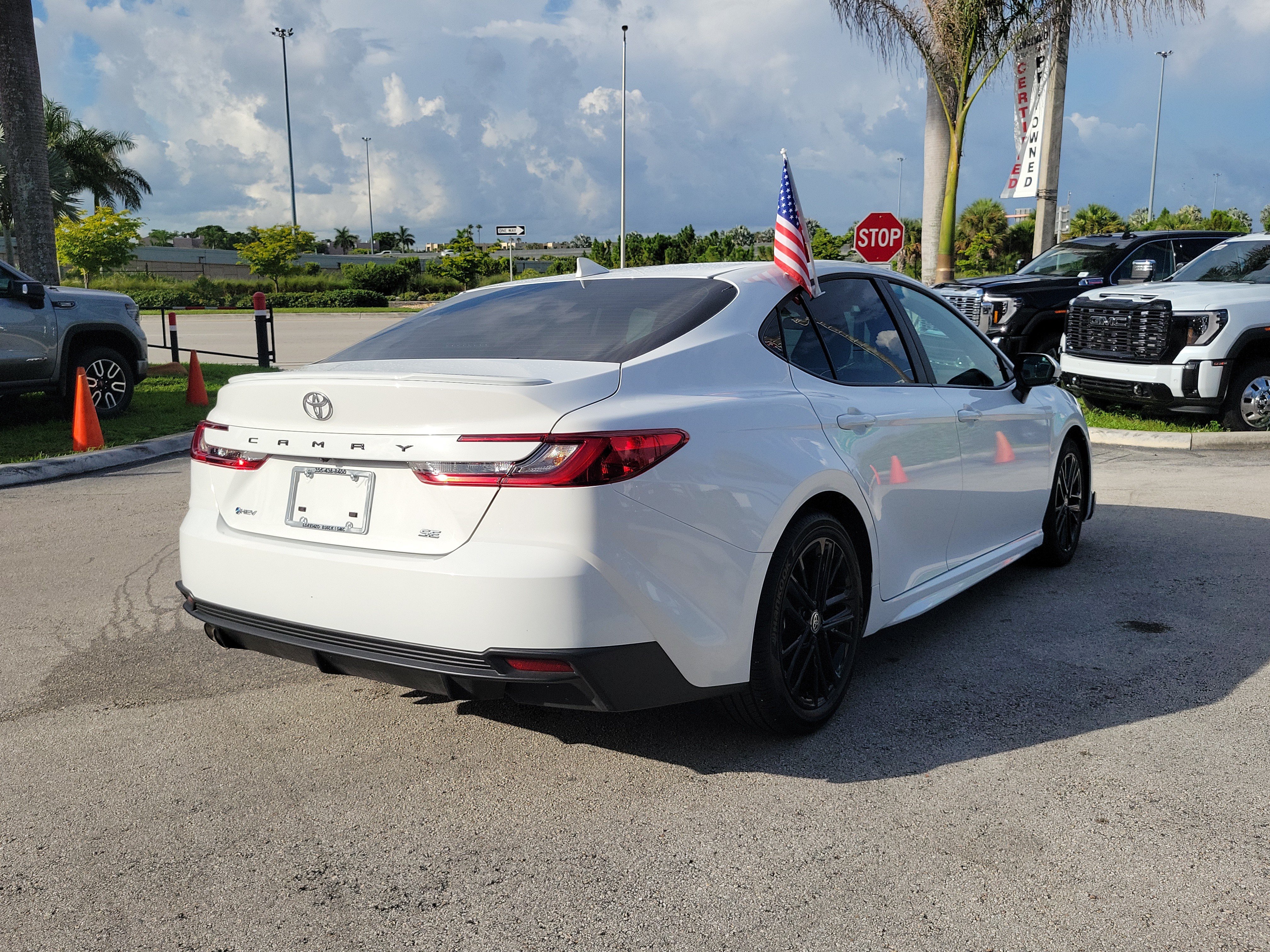 Used 2026 Toyota Camry SE FWD image 6