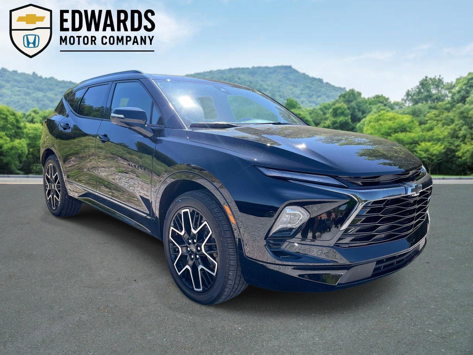 Used 2025 Chevrolet Blazer RS w/ Driver Confidence II Package image 1