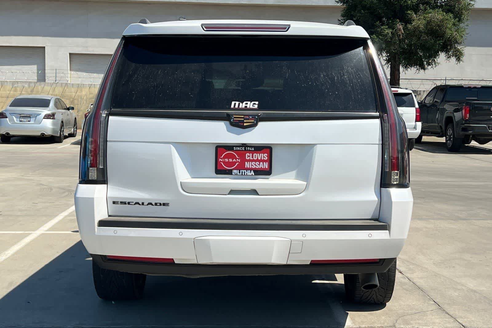 Used 2016 Cadillac Escalade ESV Platinum AWD/4WD image 8