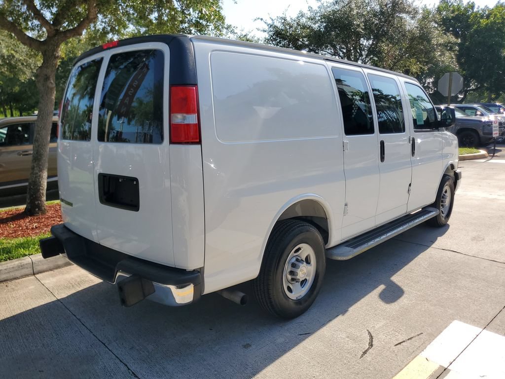 Used 2025 Chevrolet Express 2500 w/ Driver Convenience Package RWD image 6