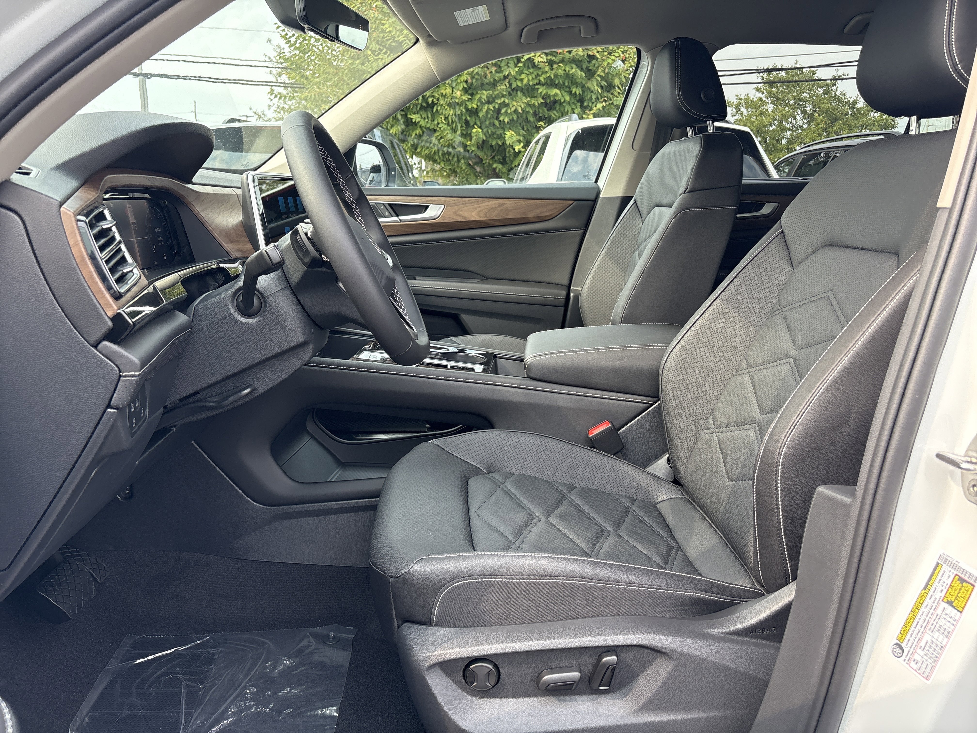New 2026 Volkswagen Atlas SE image 12