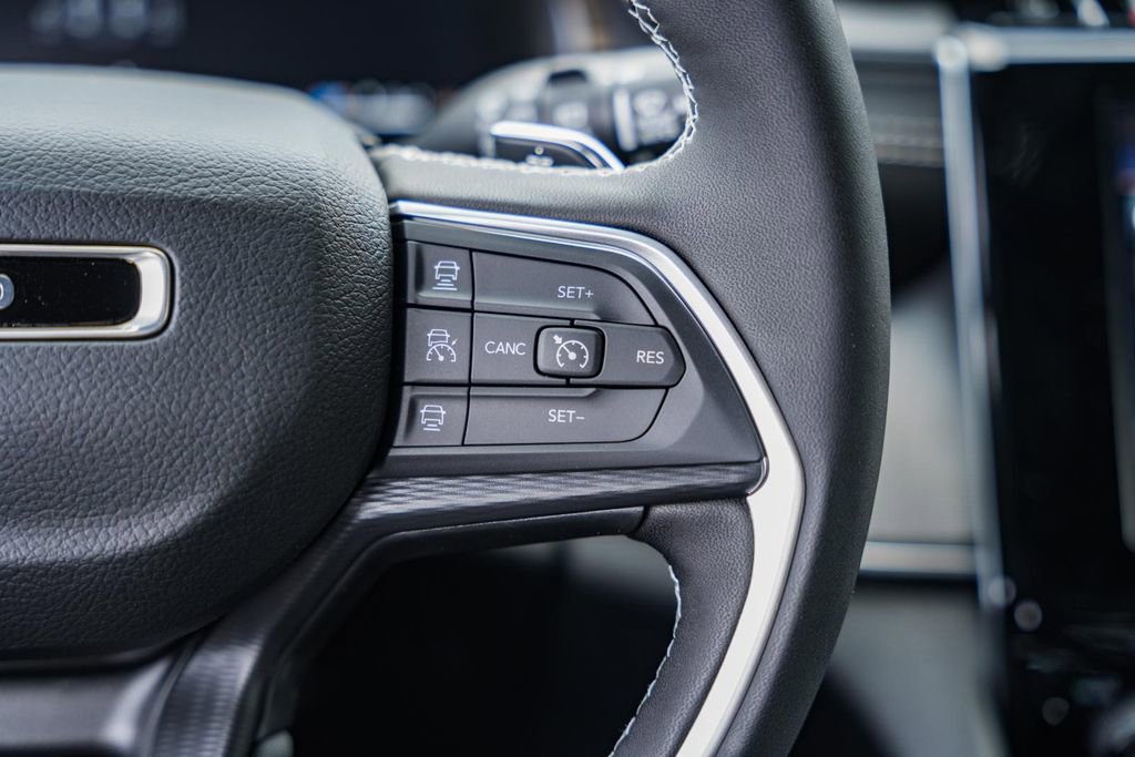 New 2025 Jeep Grand Cherokee Laredo X w/ Luxury Tech Group I image 26