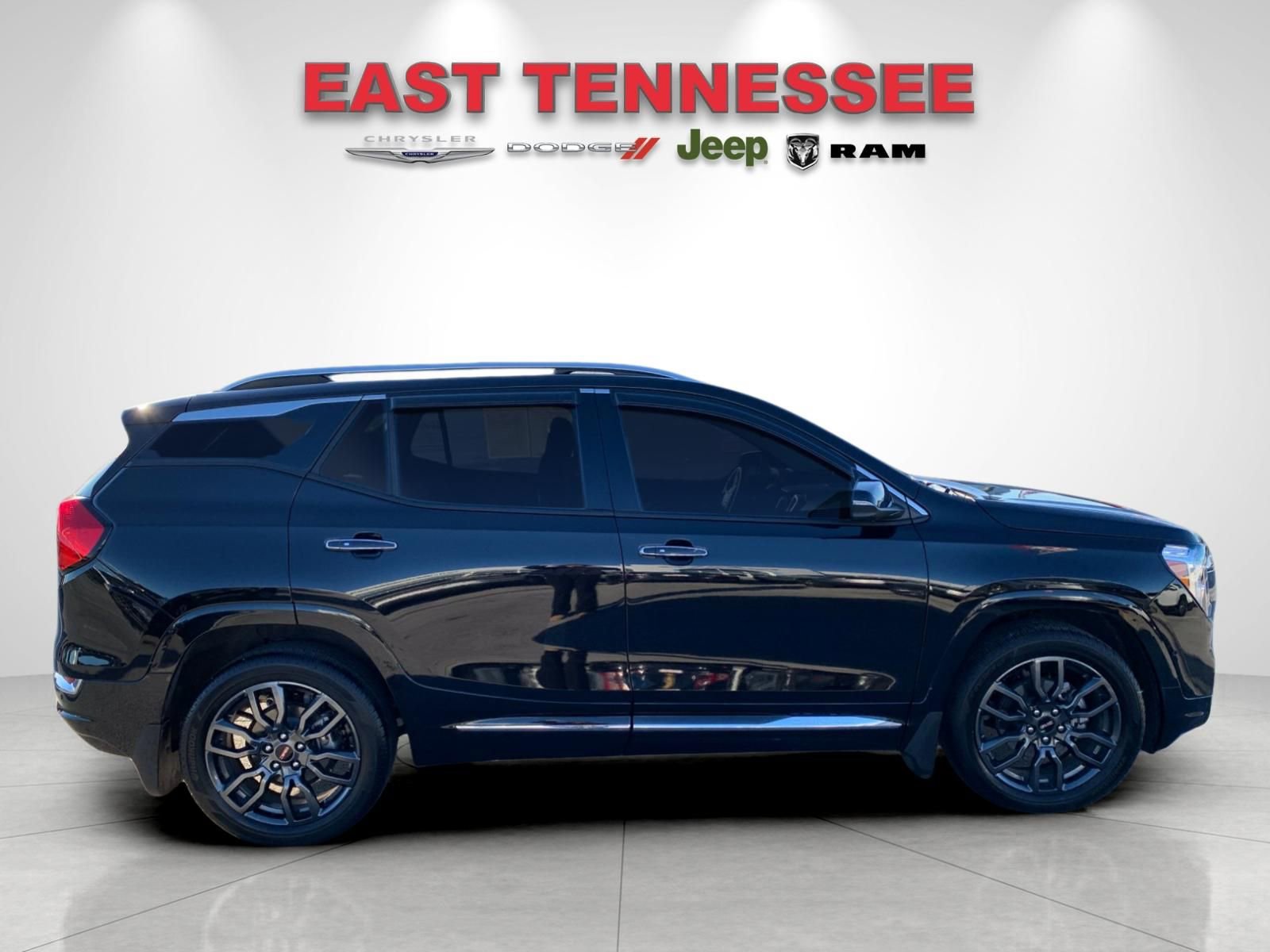 Used 2024 GMC Terrain Denali w/ Black Diamond Edition image 2