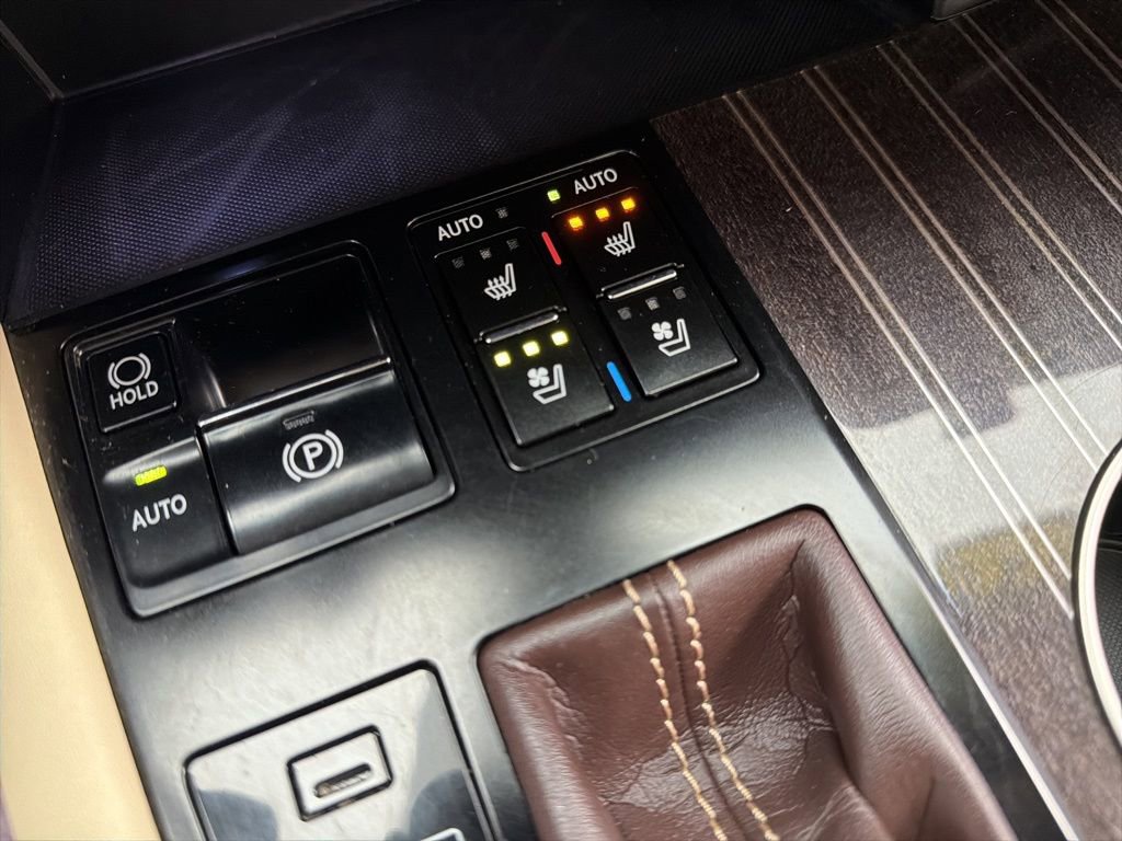 Used 2018 Lexus RX 450h AWD w/ Luxury Package image 18