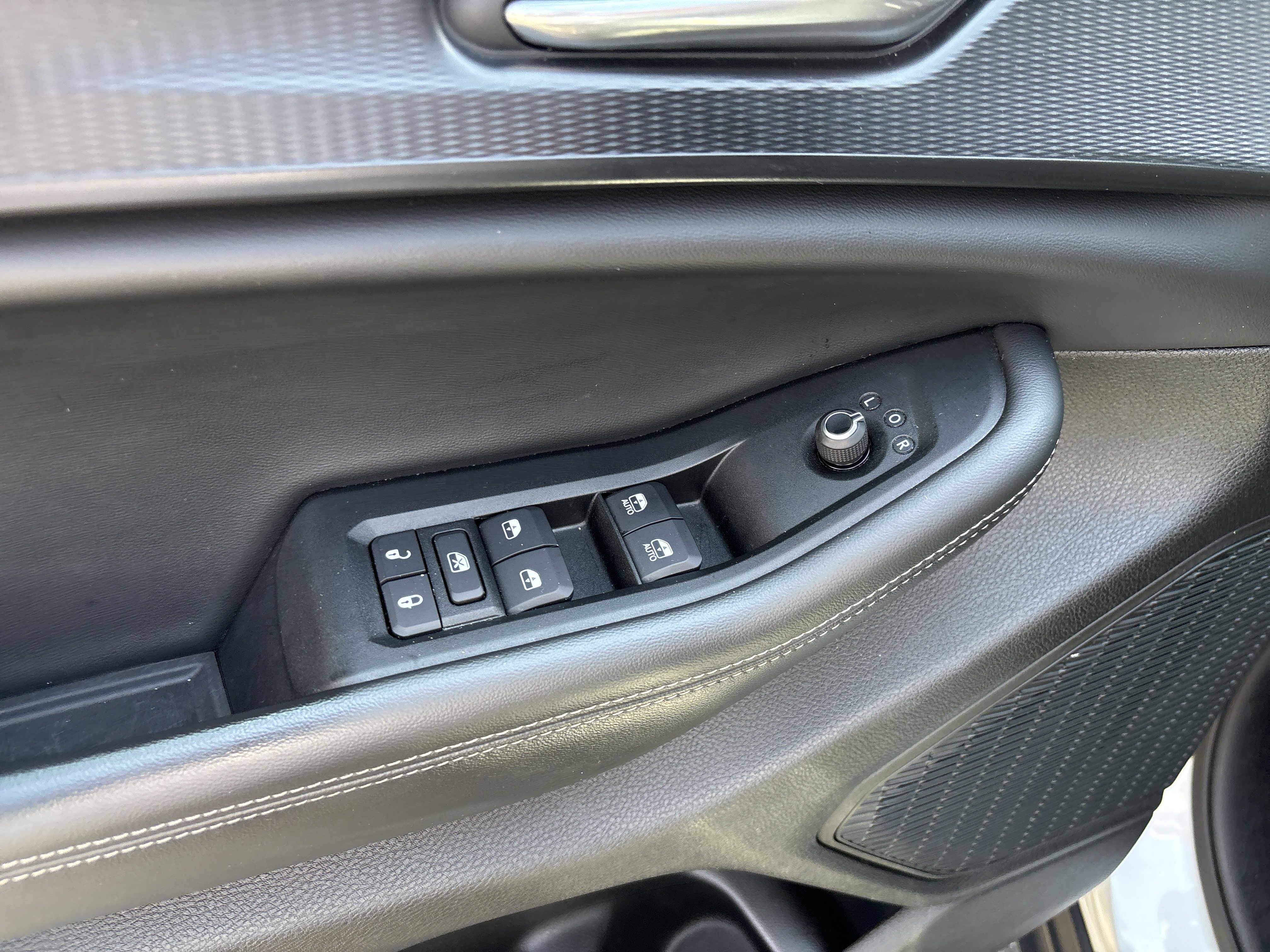 Used 2025 Jeep Grand Cherokee Altitude AWD/4WD image 16