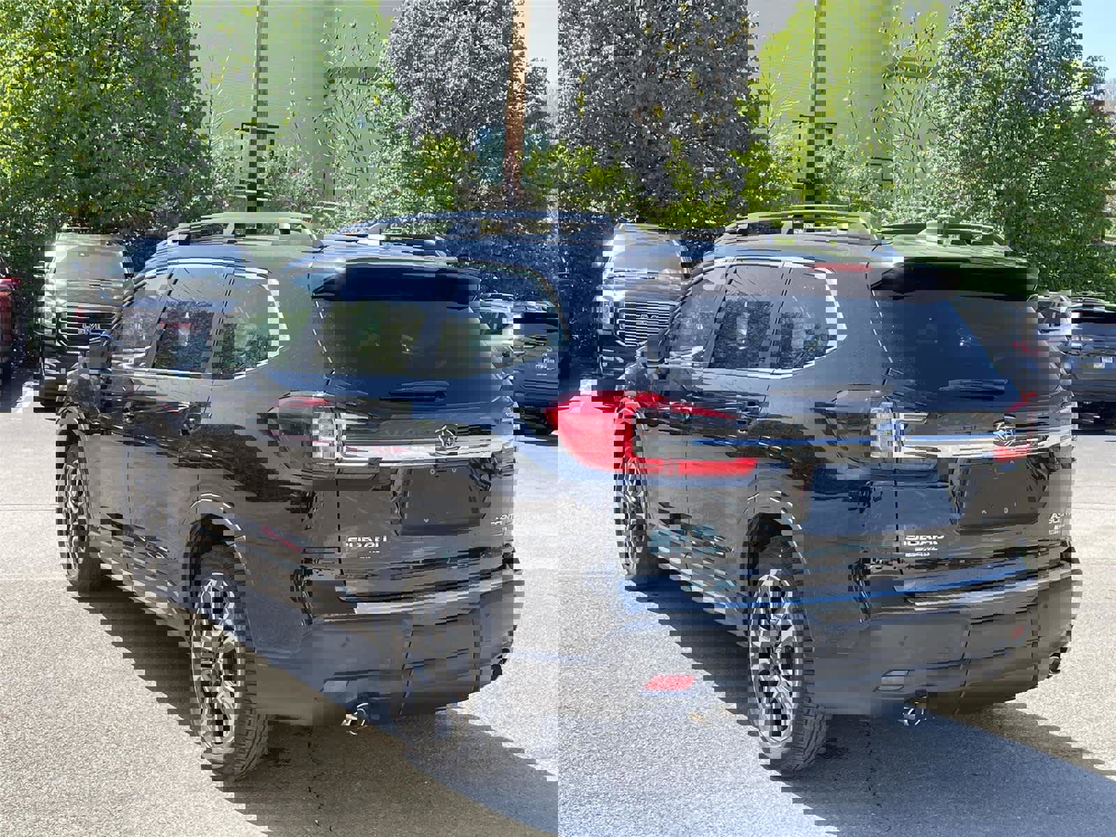 Used 2023 Subaru Ascent Limited image 3