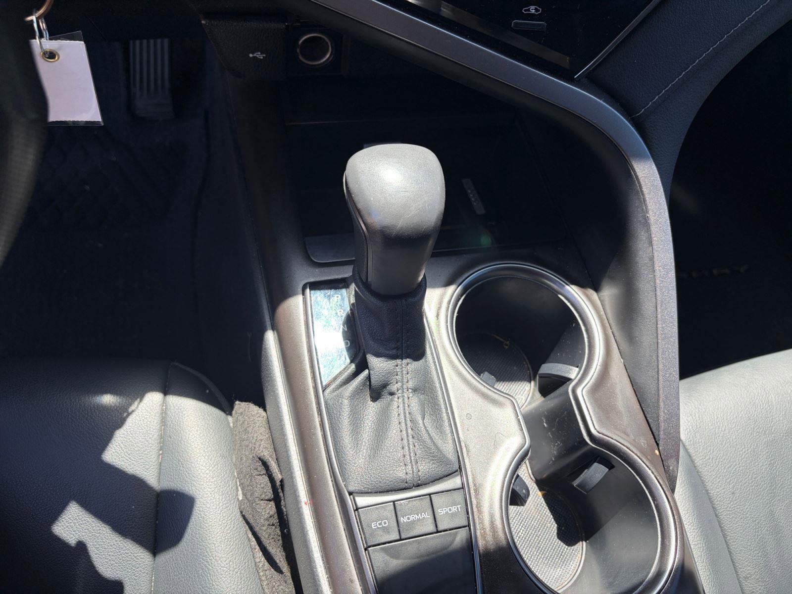 Certified 2022 Toyota Camry SE w/ Carpet Mat Package (TMS) image 14