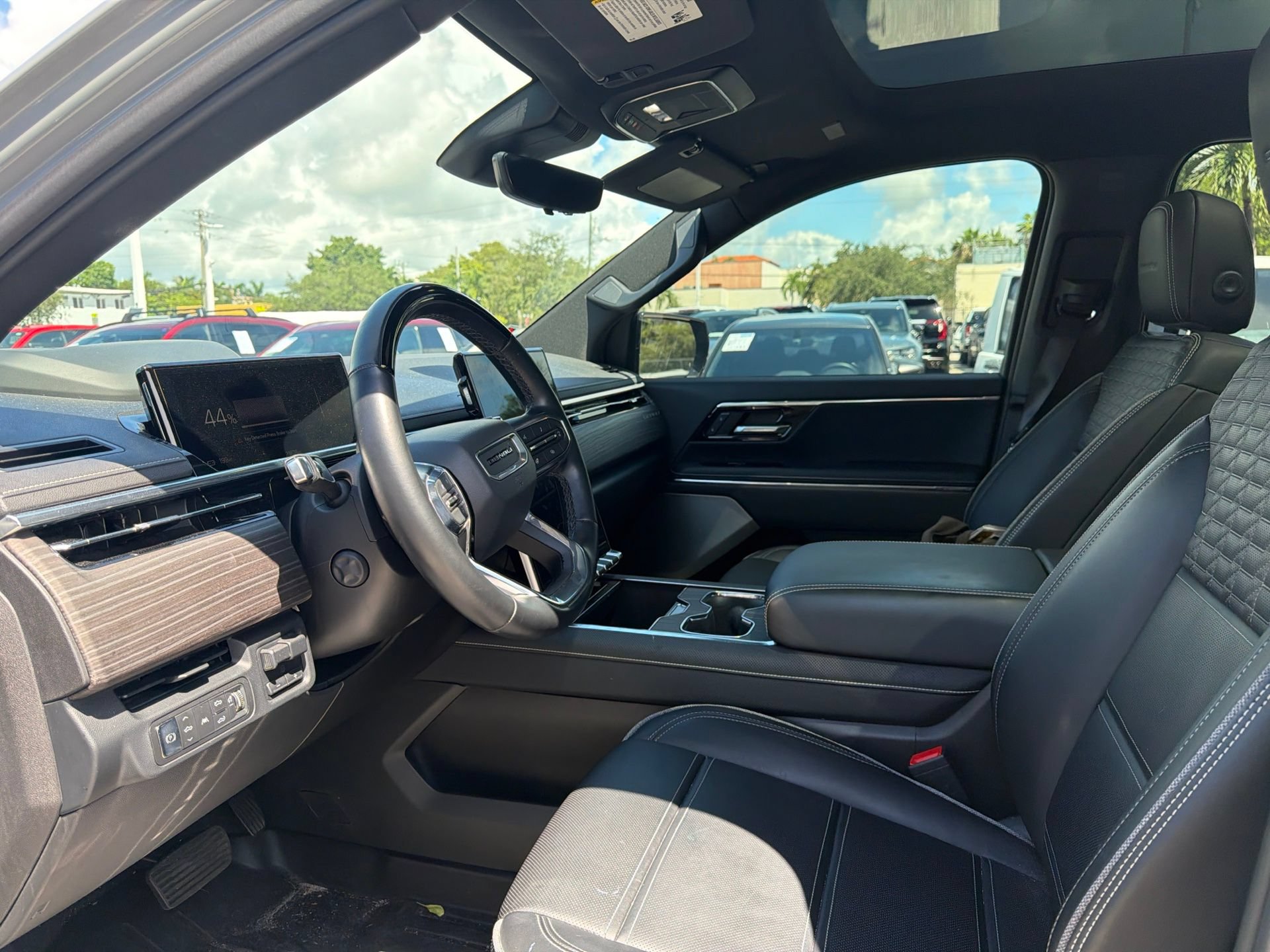 Used 2024 GMC Sierra EV Denali AWD/4WD image 16