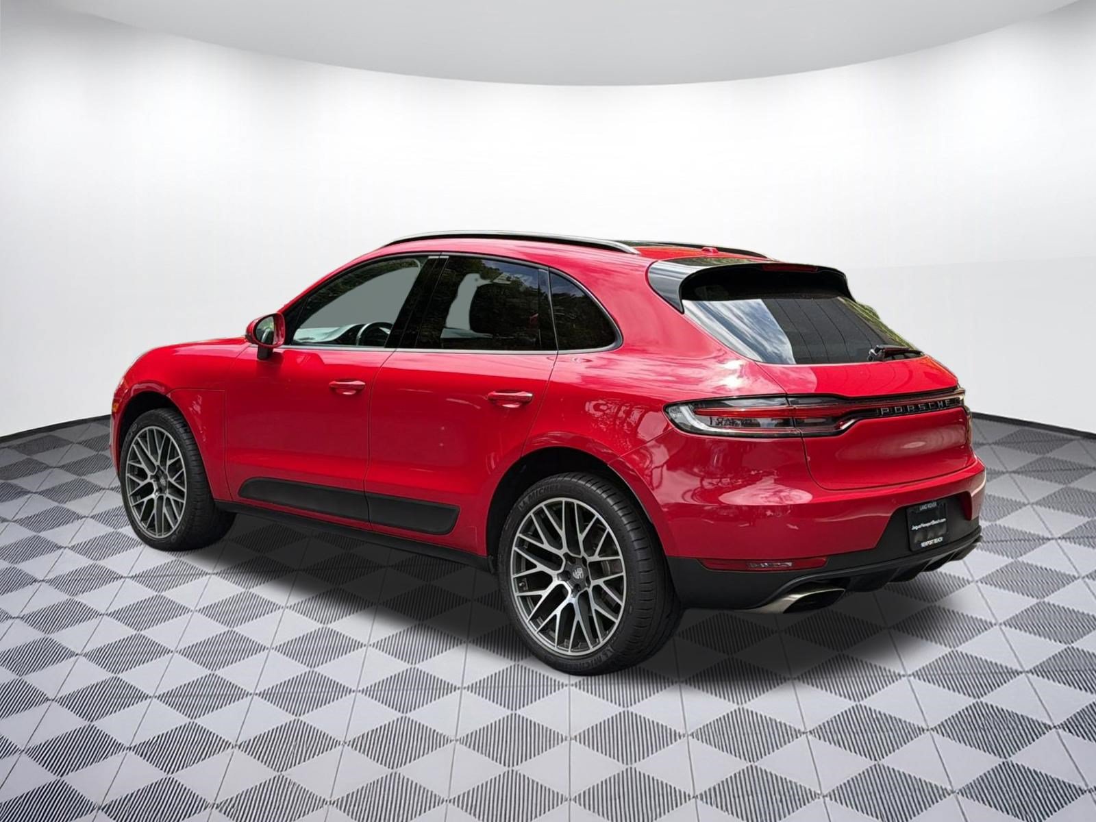 Used 2019 Porsche Macan AWD/4WD image 3