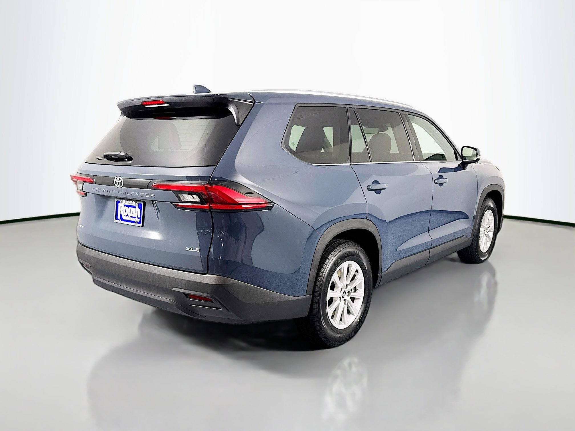 Used 2024 Toyota Grand Highlander XLE image 5