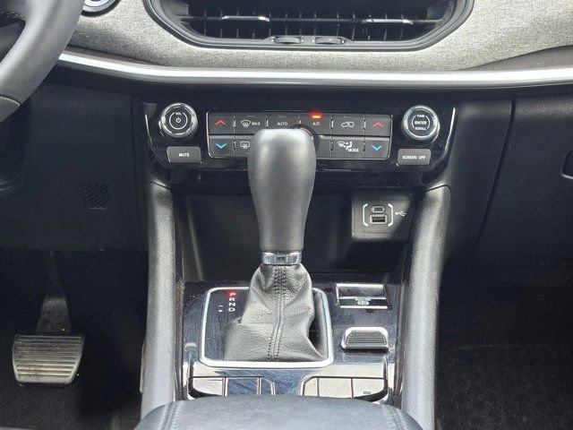 Used 2025 Jeep Compass Latitude w/ Sun & Sound Group image 17