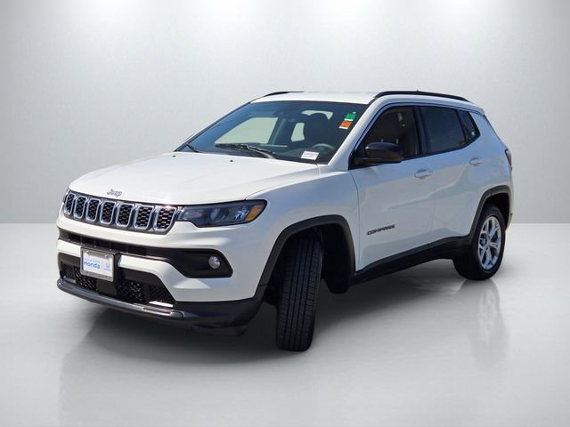 Used 2024 Jeep Compass Latitude AWD/4WD image 8