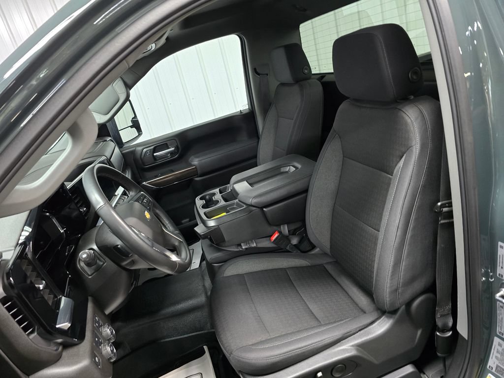 Used 2025 Chevrolet Silverado 2500 LT AWD/4WD image 15