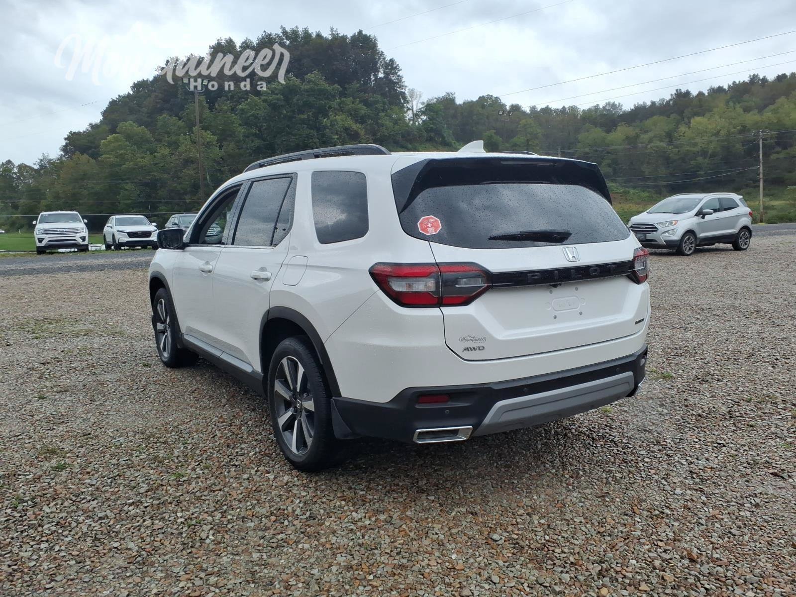 Used 2023 Honda Pilot Touring image 7