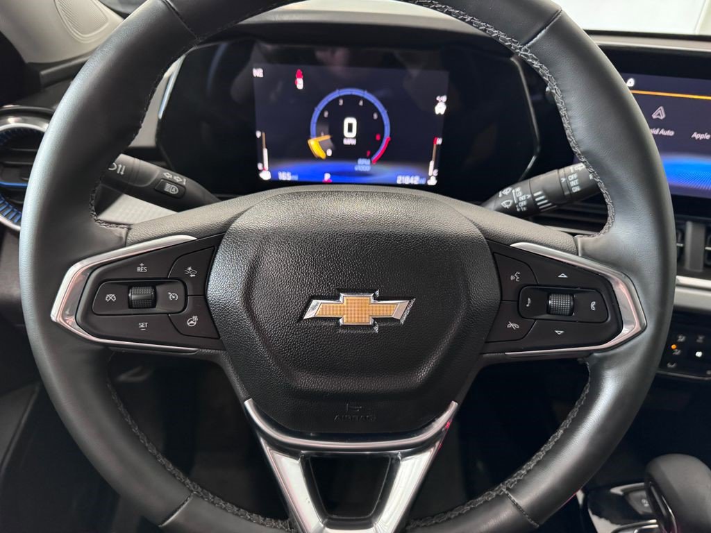 Certified 2025 Chevrolet Trax LT w/ LT Convenience Package image 12