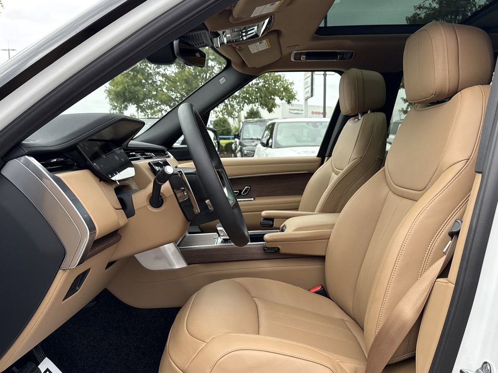 New 2025 Land Rover Range Rover Long Wheelbase SE AWD/4WD image 3