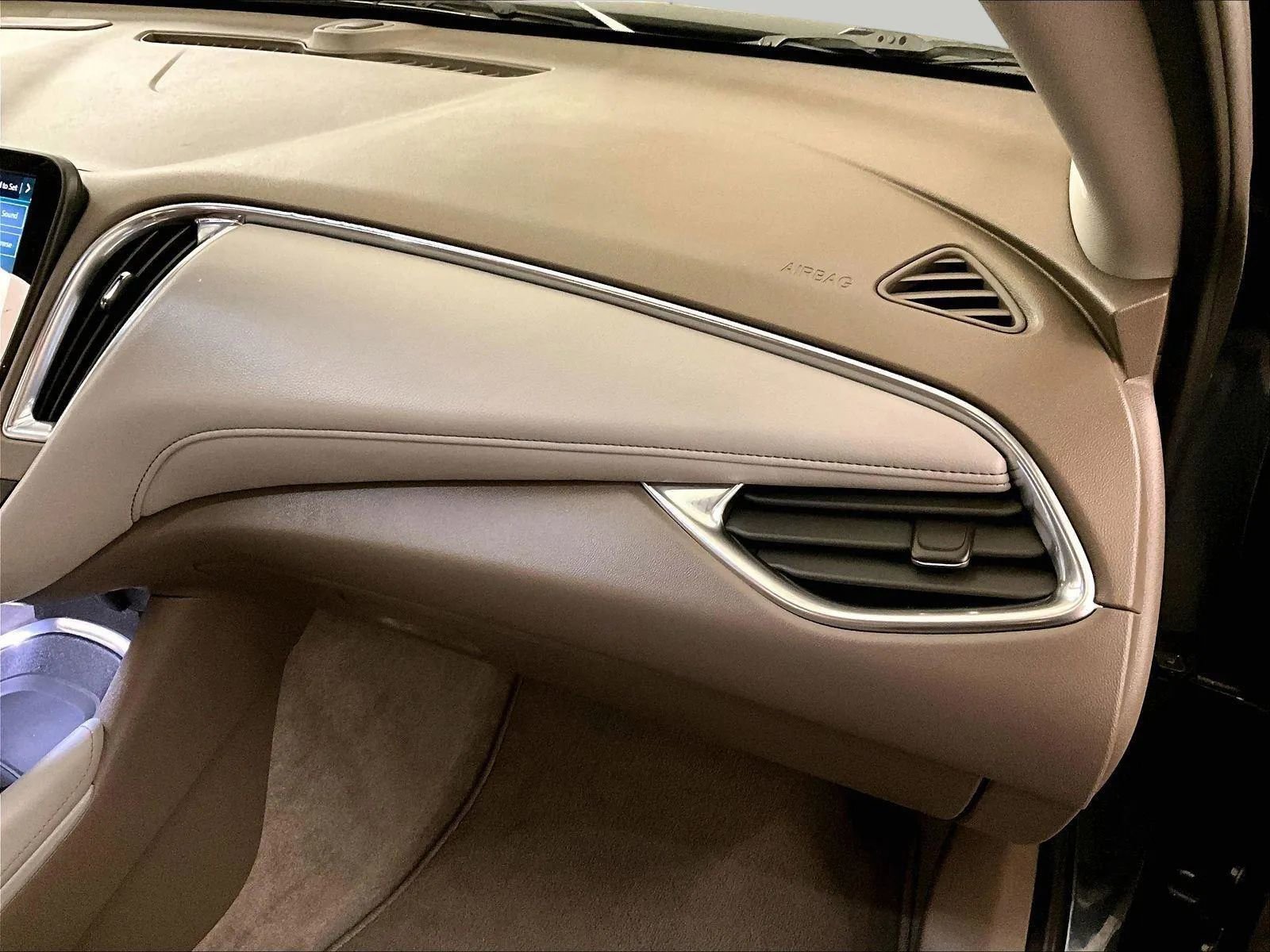 Used 2019 Chevrolet Malibu LT w/ Leather Package image 15