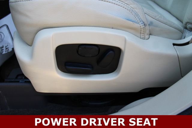 Used 2018 Lincoln MKT AWD w/ Technology Package image 3