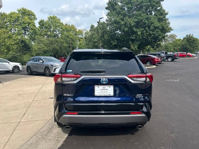 Used 2019 Toyota RAV4 XSE w/ XSE Weather Package AWD/4WD image 6
