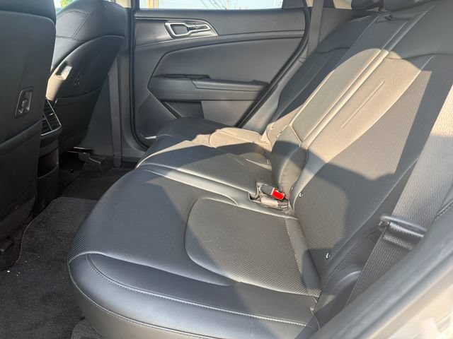 Used 2024 Kia Sportage EX AWD/4WD image 25