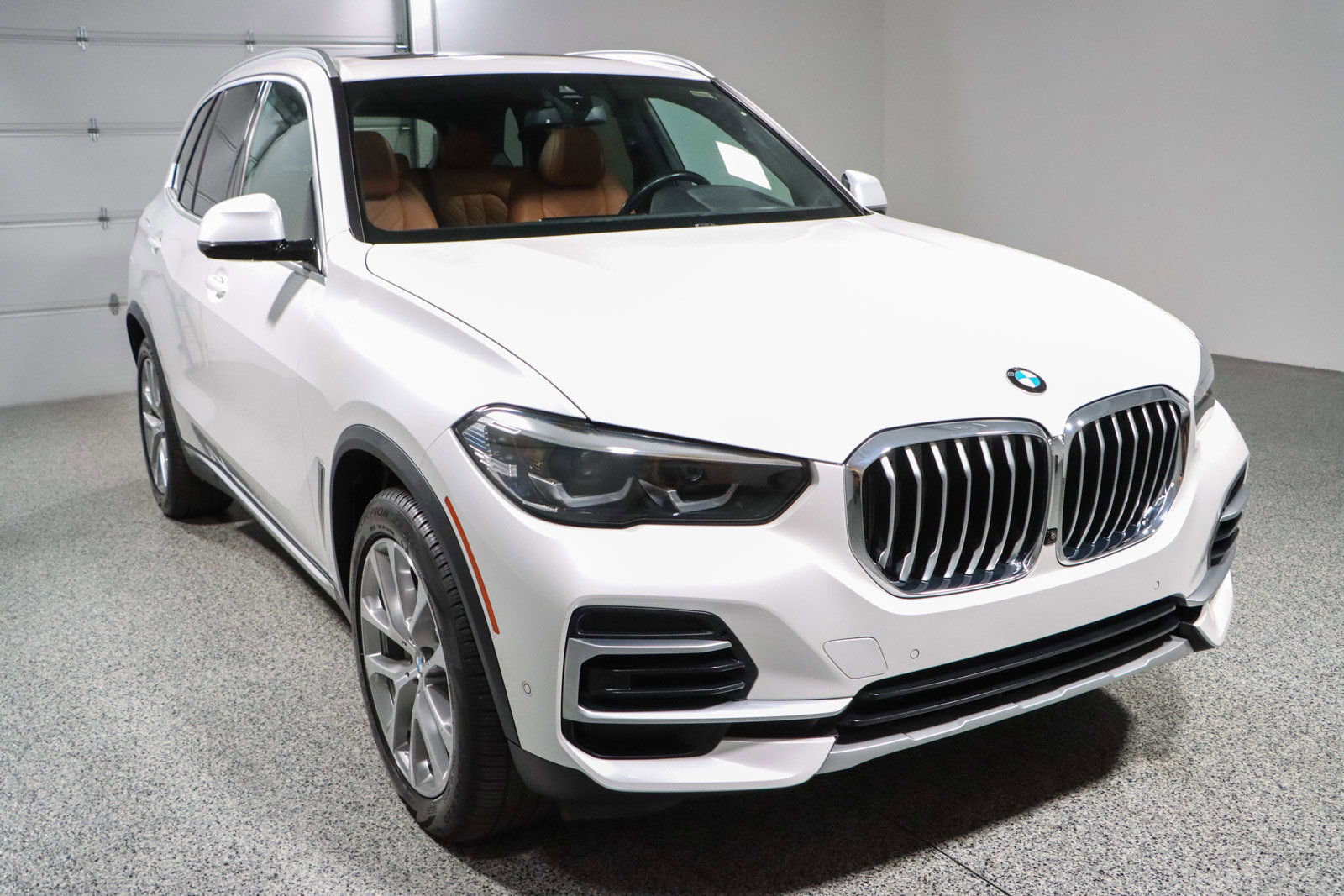 Used 2023 BMW X5 sDrive40i w/ Climate Comfort Package image 5