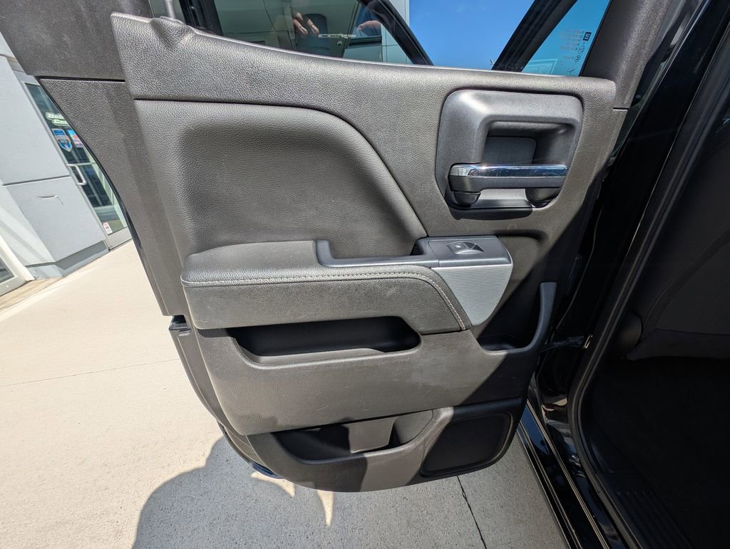 Used 2018 Chevrolet Silverado 1500 LT w/ All Star Edition image 38