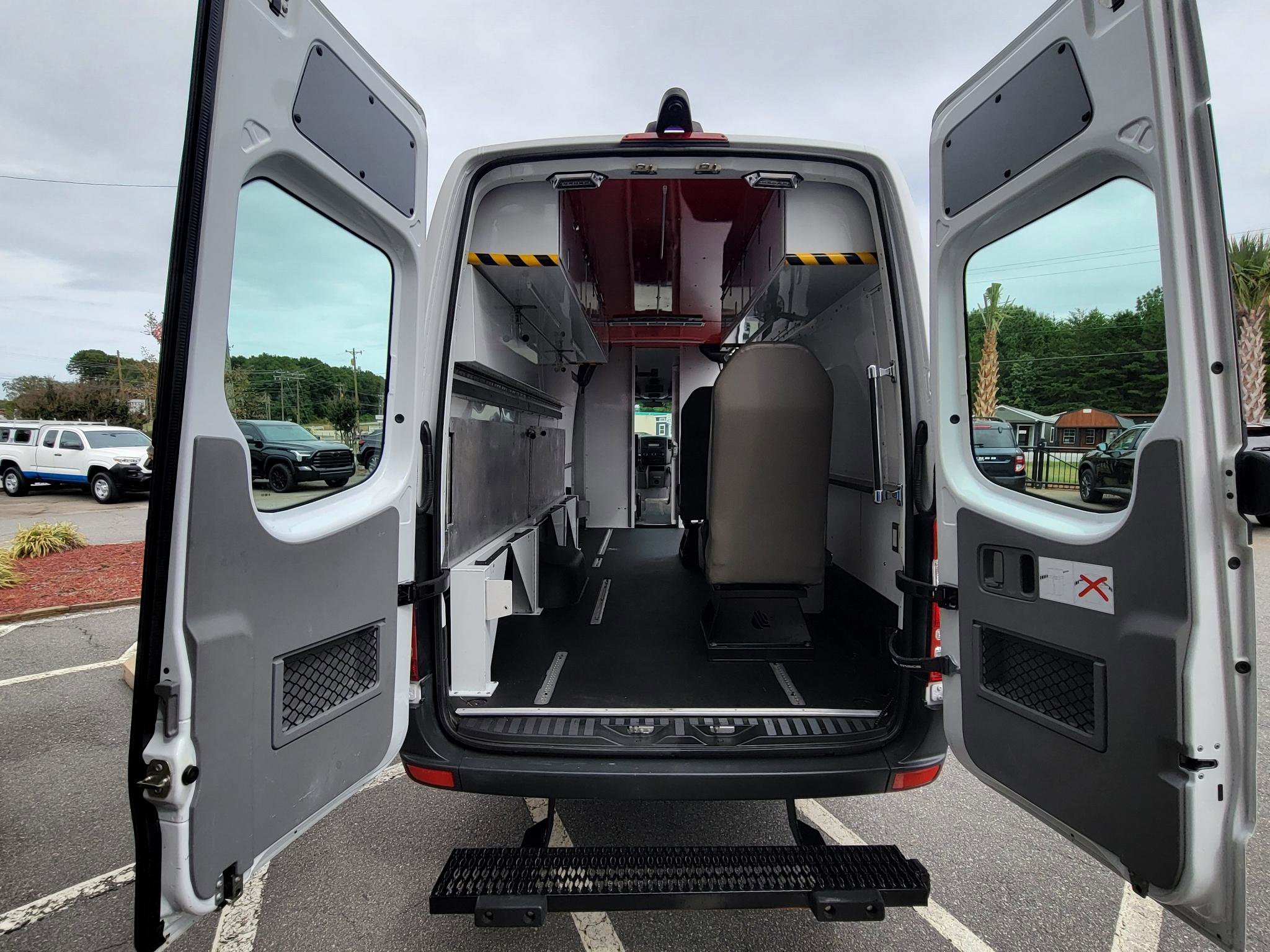 Used 2015 Mercedes-Benz Sprinter 3500 w/ Cargo Protection Package image 22