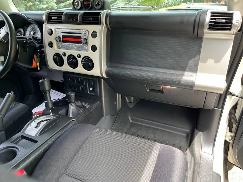 Used 2014 Toyota FJ Cruiser 4WD w/ Convenience Package image 38