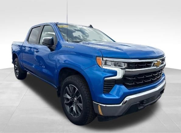 Used 2025 Chevrolet Silverado 1500 LT image 3