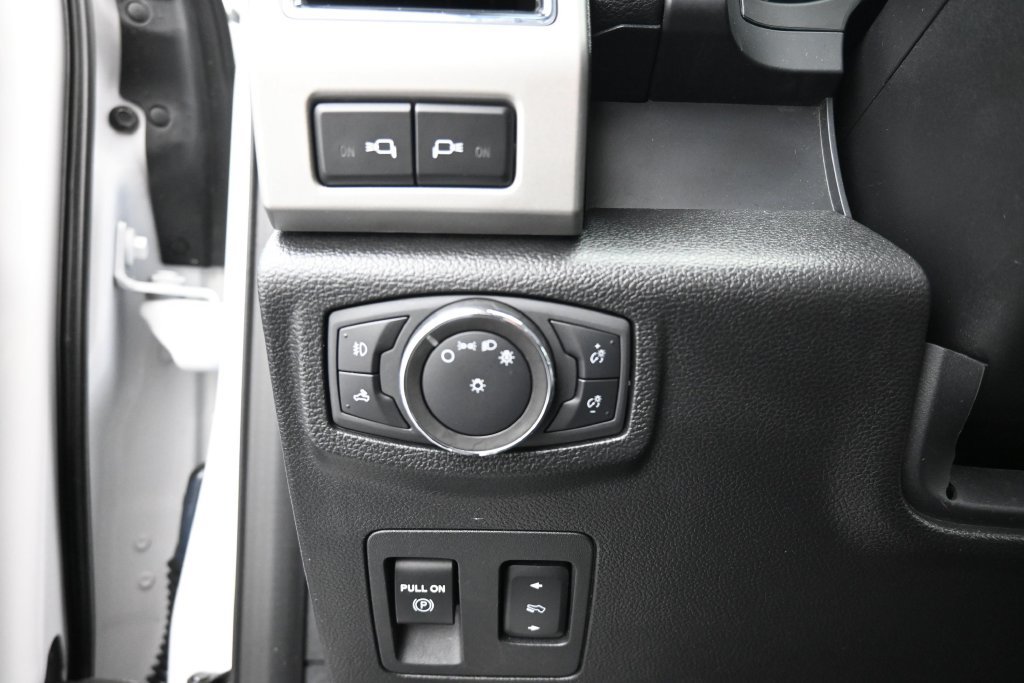 Used 2020 Ford F150 Lariat w/ Equipment Group 502A Luxury AWD/4WD image 14