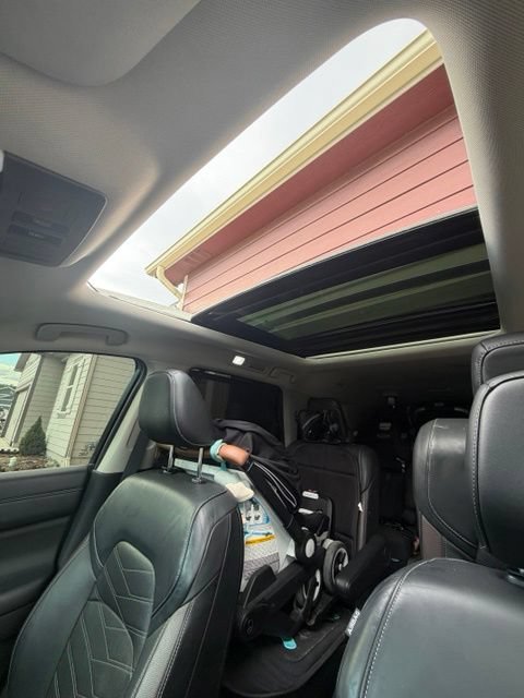 Used 2022 Nissan Pathfinder Platinum w/ Cargo Package AWD/4WD image 10