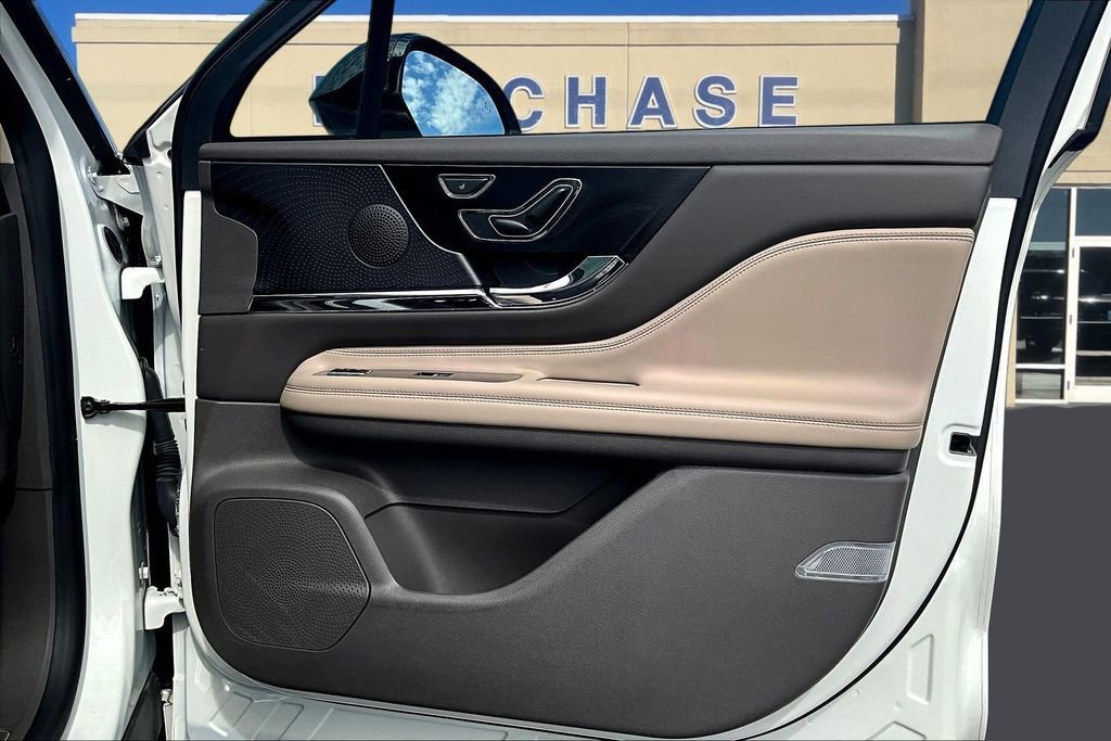 Used 2024 Lincoln Corsair Grand Touring w/ Equipment Group 301A image 30