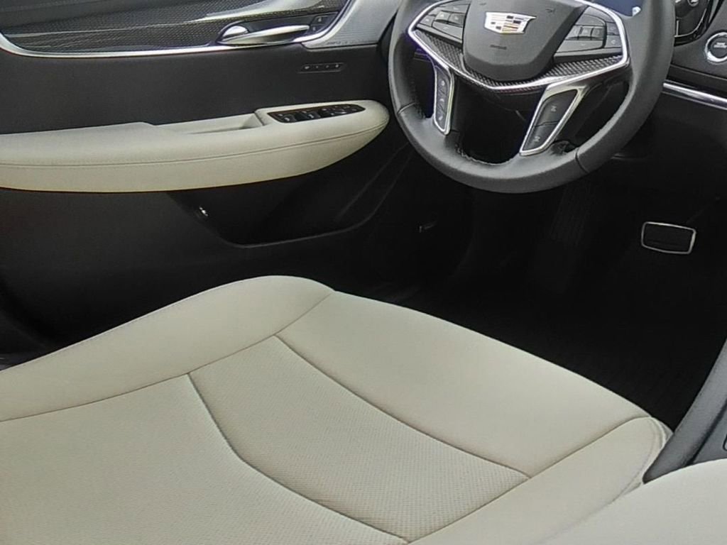 New 2025 Cadillac XT5 Sportv w/ LPO, Floor Liner Package image 12