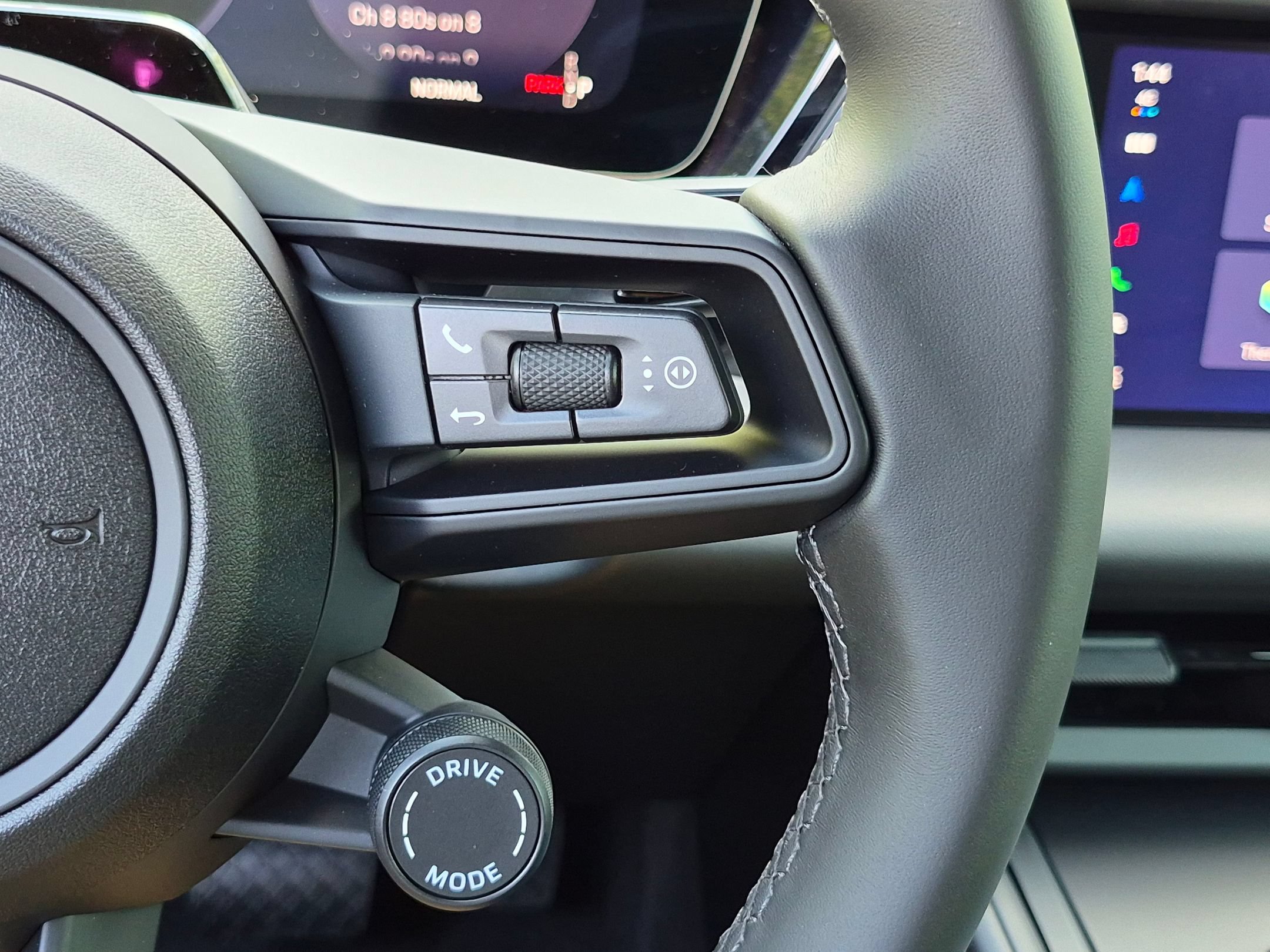 New 2026 Porsche Macan Turbo Electric RWD image 10