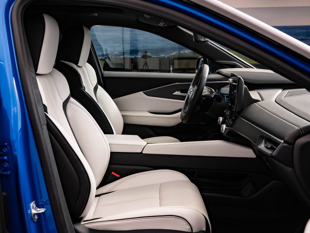 Certified 2024 Acura ZDX Type S AWD/4WD image 26