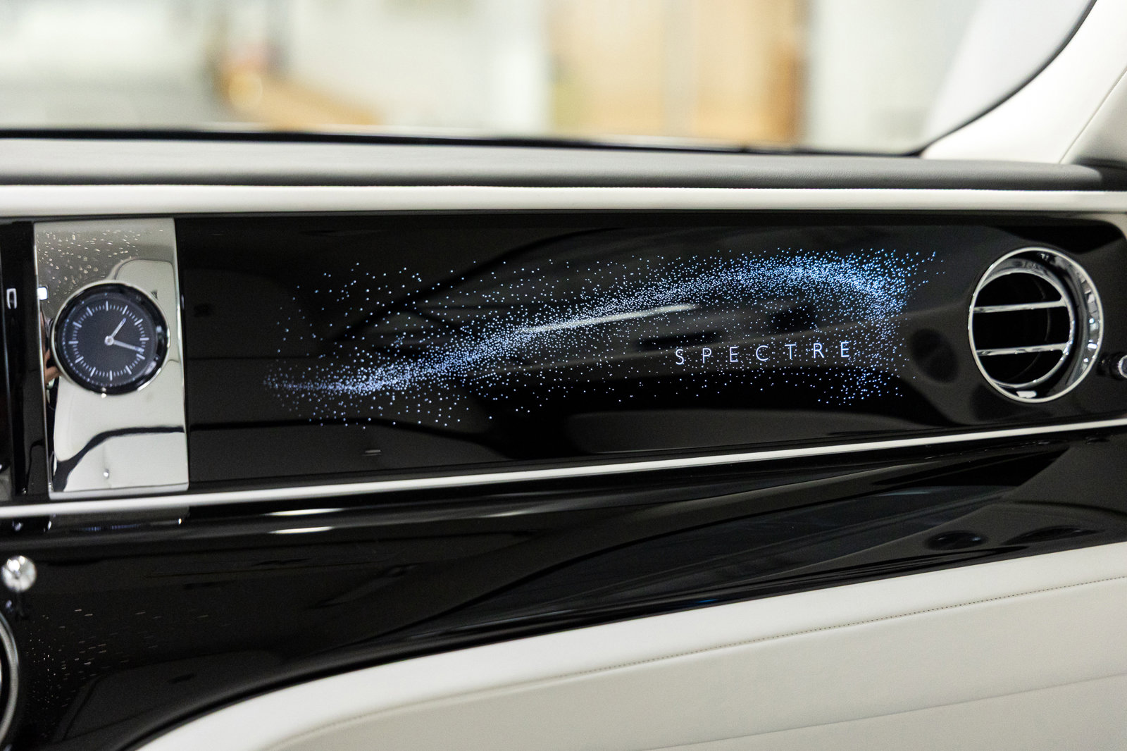 New 2026 Rolls-Royce Spectre image 41