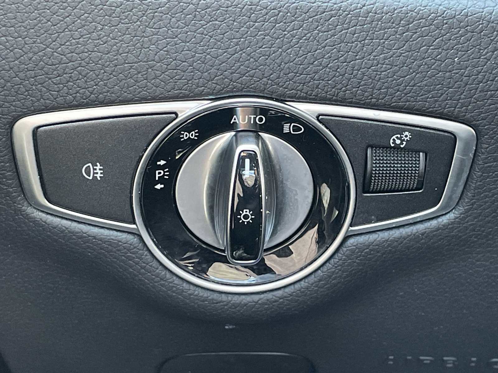 Used 2020 Mercedes-Benz E 350 Sedan image 28