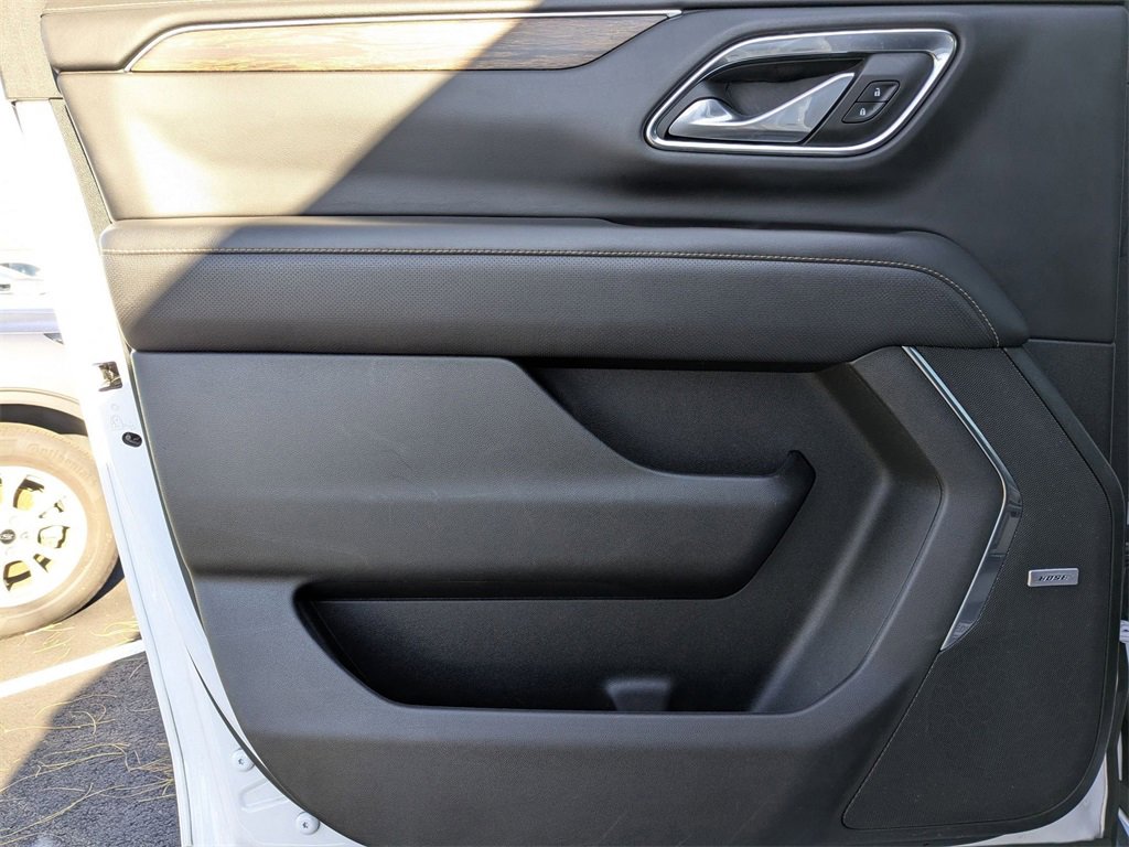 Used 2023 Chevrolet Suburban Premier image 31