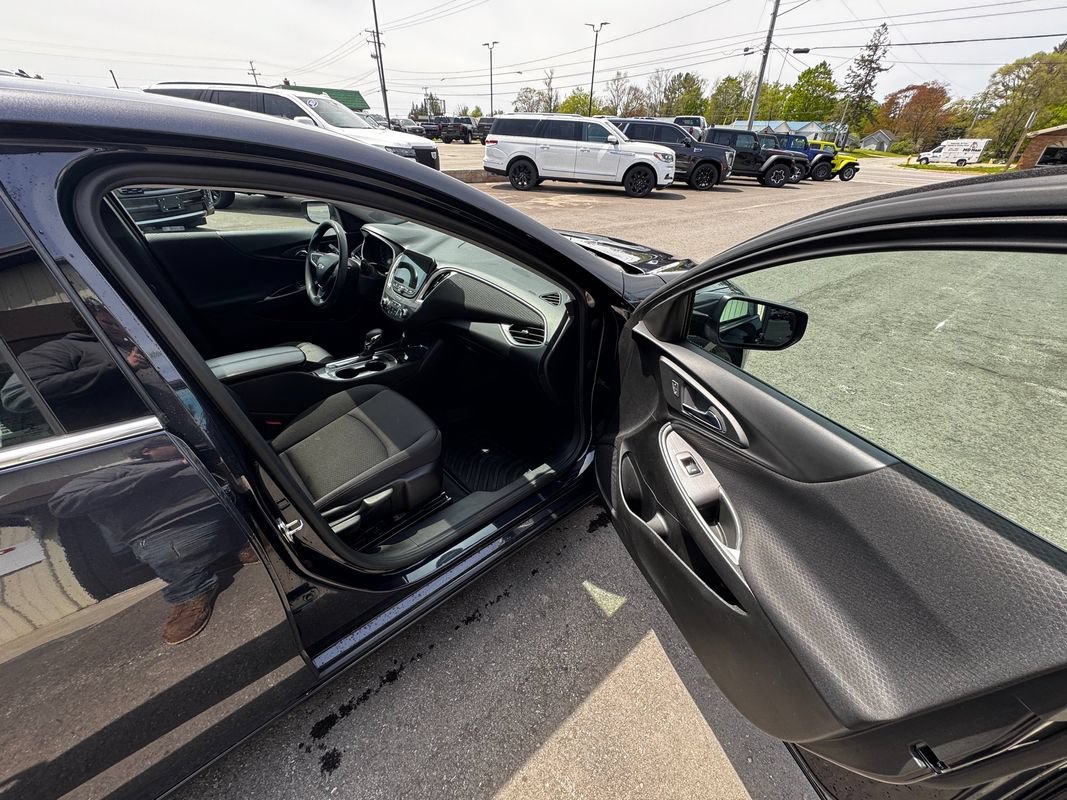Used 2023 Chevrolet Malibu LT w/ Driver Confidence Package FWD image 25