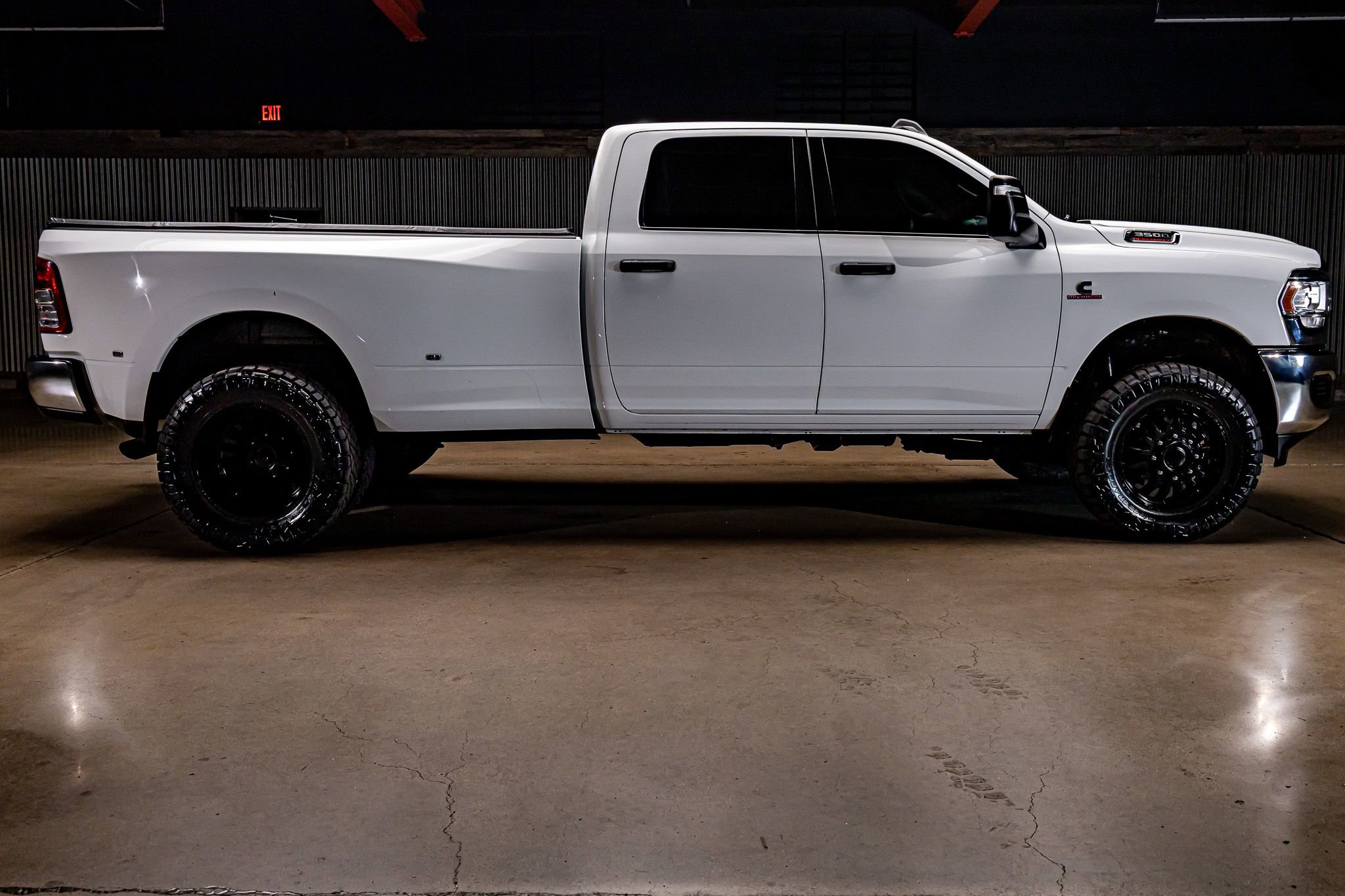 Used 2024 RAM 3500 Tradesman w/ Chrome Appearance Group image 11