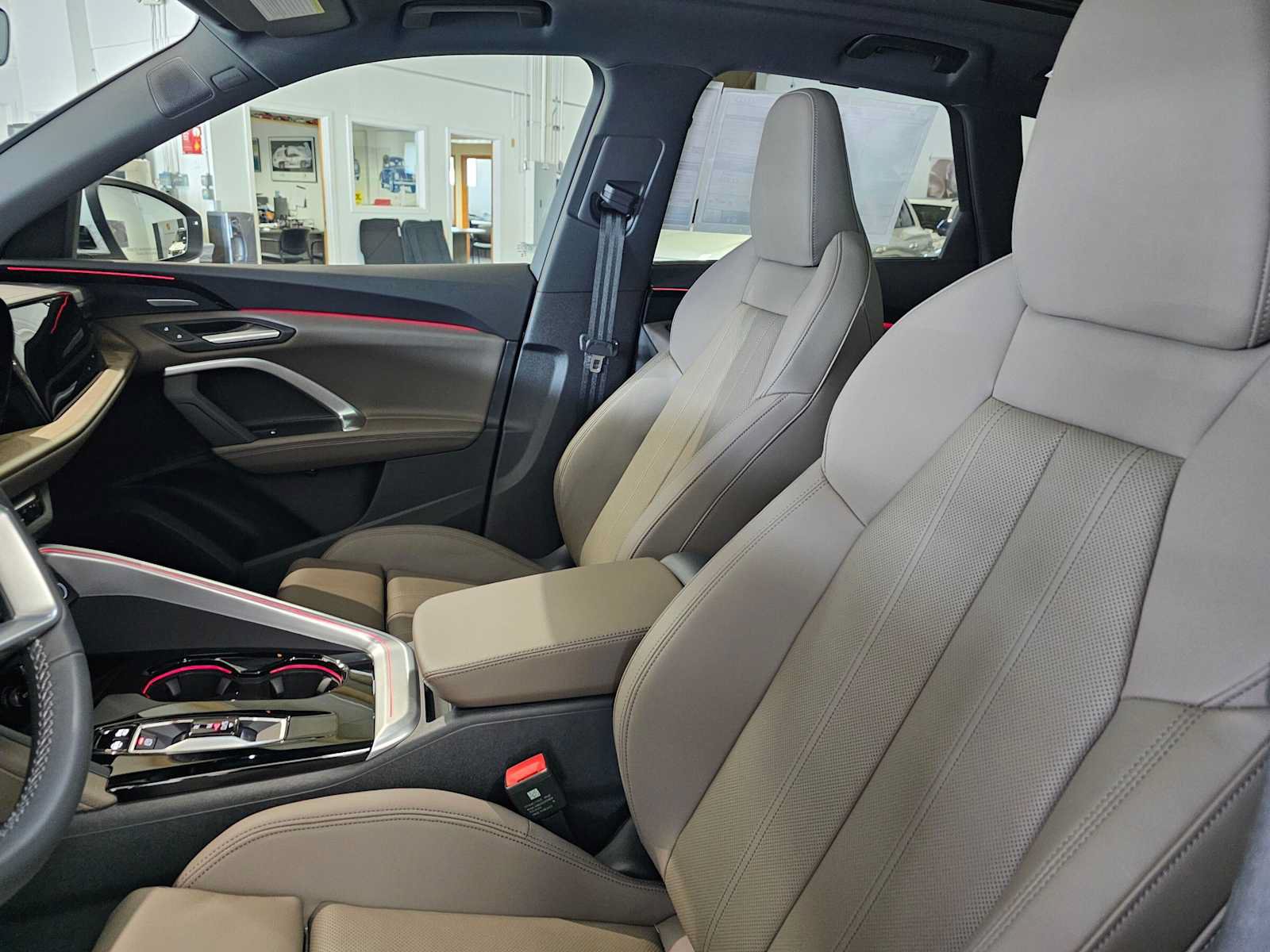 Used 2025 Audi Q5 Premium Plus AWD/4WD image 23