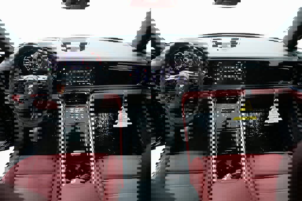 New 2025 Porsche Panamera 4 image 13