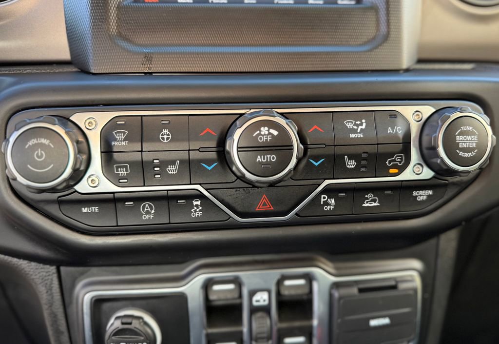 Used 2021 Jeep Gladiator Sport image 25