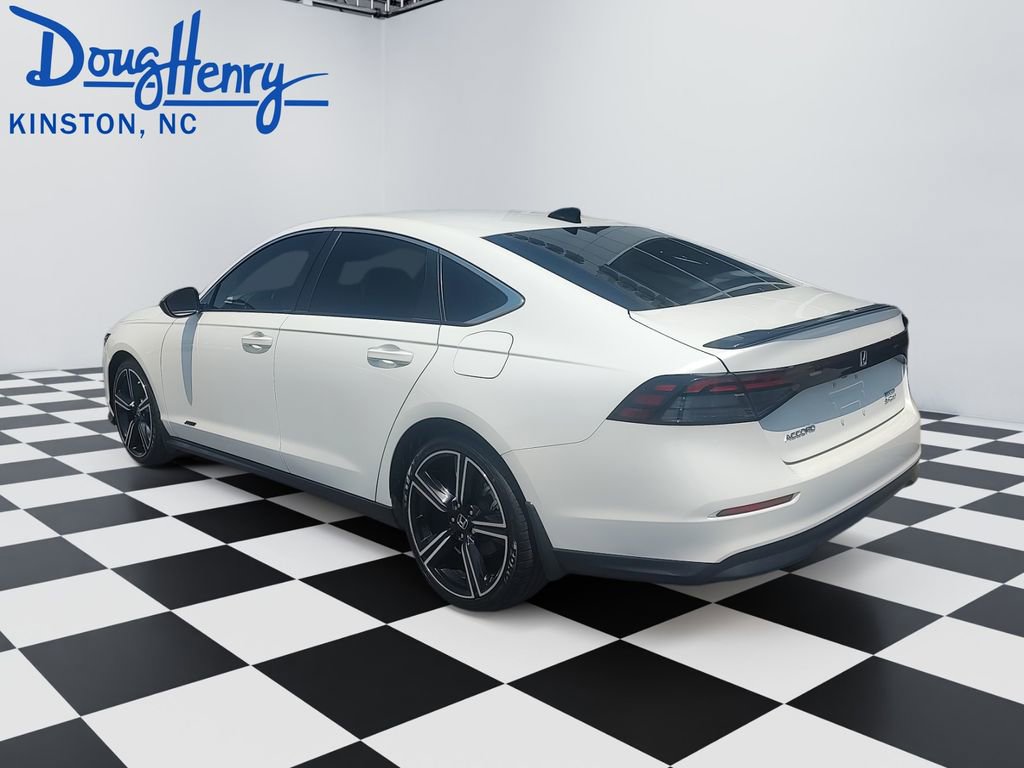 Used 2023 Honda Accord Sport image 3